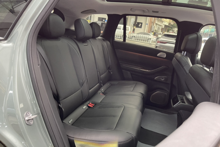 蔚来ES7 2022款 100kWh中控内饰7011