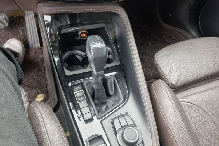 宝马X1 2019款 sDrive18Li 尊享型中控内饰7007