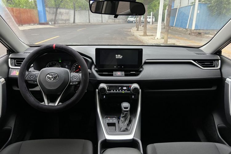 丰田 威兰达 2024款 2.0L CVT两驱领先版中控内饰7001