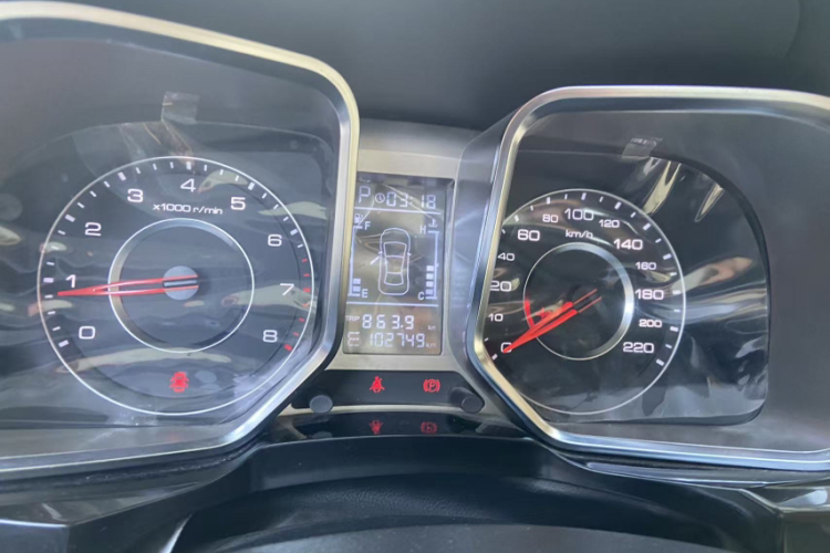 众泰 大迈X5 2017款 升级版 1.5T CVT地主型中控内饰15