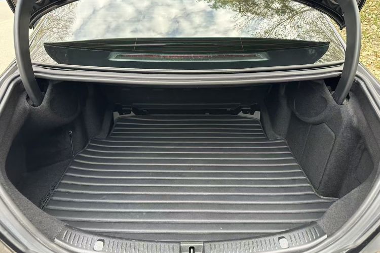 奔驰E级 2022款 改款 E 260 L 运动型中控内饰7001