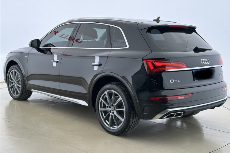 奥迪Q5L 2022款 改款 45T 豪华动感型车身外观6003