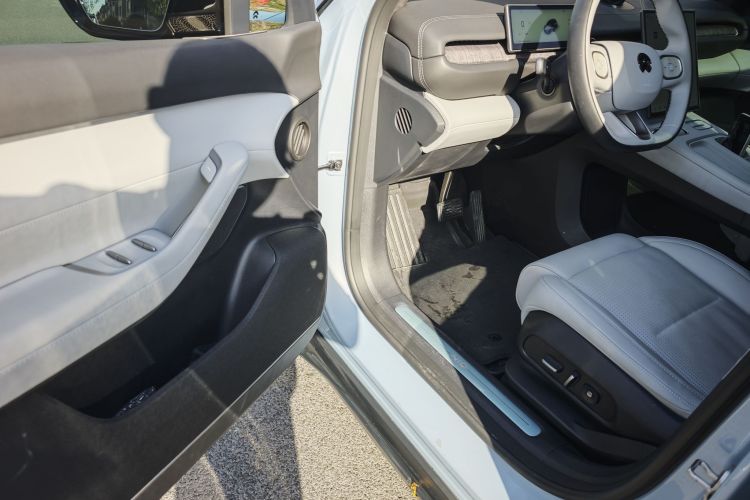 蔚来ES6 2024款 75kWh中控内饰7002