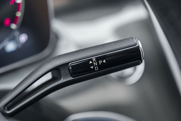 奔驰C级 2023款 改款 C 200 L 运动版局部细节9001