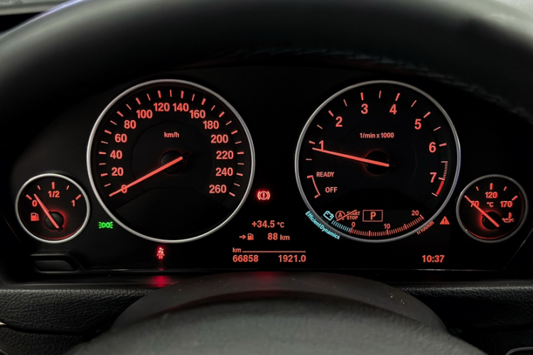 宝马3系 2019款 320Li 时尚型中控内饰15