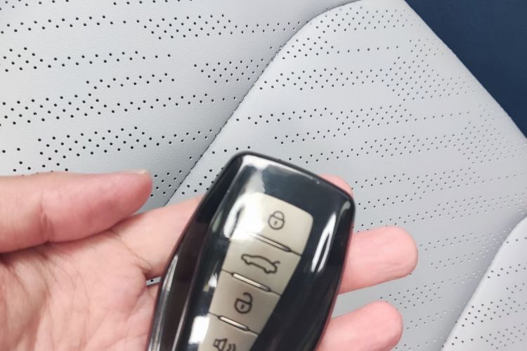 吉利汽车 帝豪 2022款 第4代 1.5L CVT旗舰型中控内饰7001