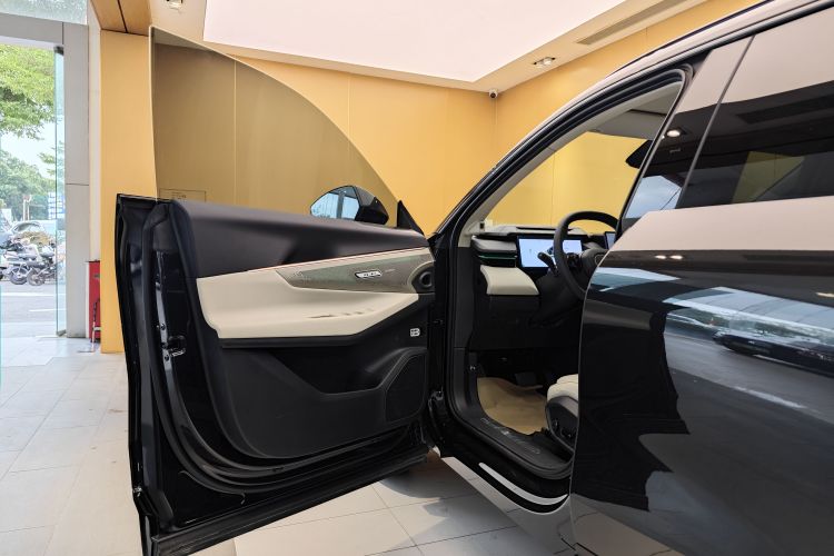 领克08 EM-P 2025款 245km 超长续航Halo车身外观6005