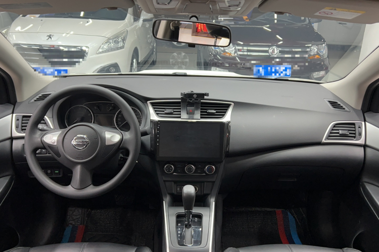 日产 轩逸 2024款 经典 1.6XE CVT舒适版中控内饰7003