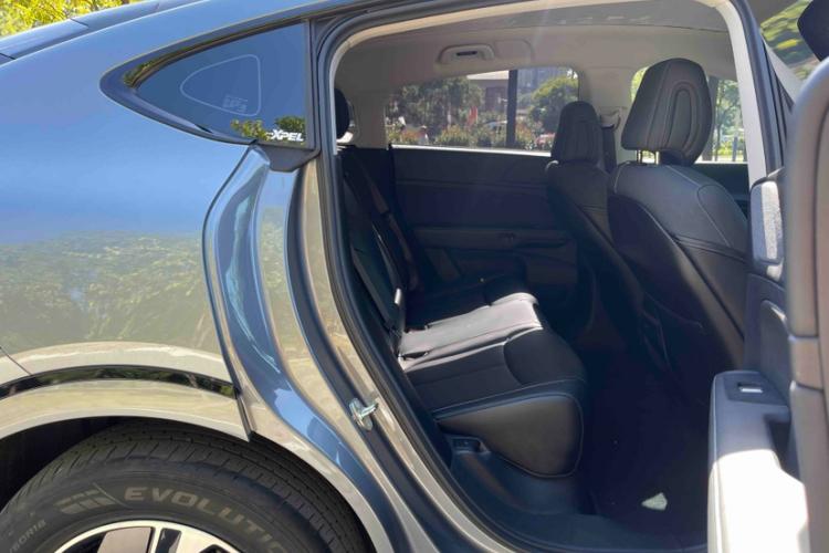 小鹏G6 2023款 755 超长续航 Pro中控内饰7012