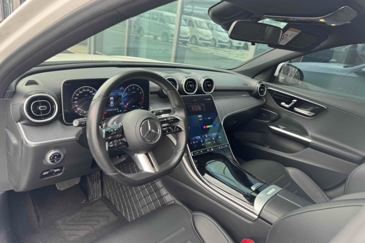 奔驰C级 2022款 改款 C 200 L 运动版中控内饰7005