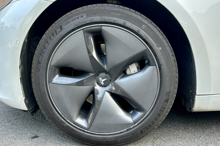 特斯拉 Model 3(进口) 2019款 标准续航后驱升级版(60度)车身外观6002