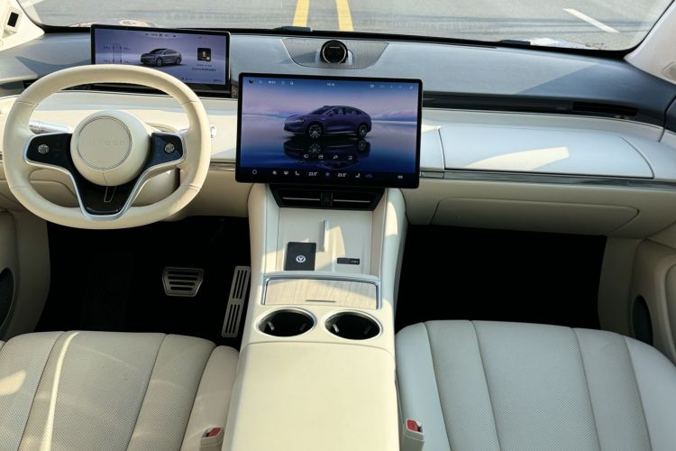 鸿蒙智行 智界R7 2025款 增程 251km Max中控内饰7002