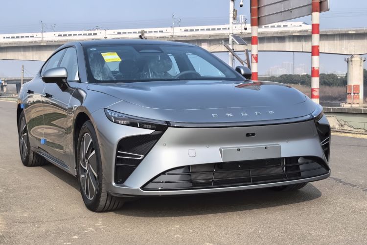 星途 星纪元 ES 2025款 增程 Pro 高速辅助驾驶车身外观6002