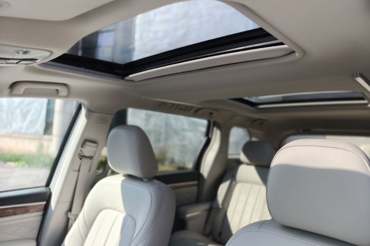 广汽传祺 传祺M8 2020款 领航款 390T 尊贵版中控内饰7004