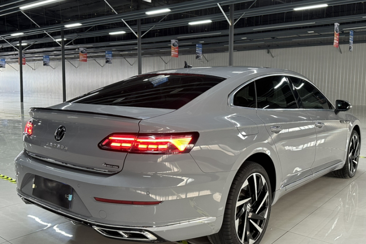 一汽-大众CC 2023款 330TSI 炫目版车身外观6005