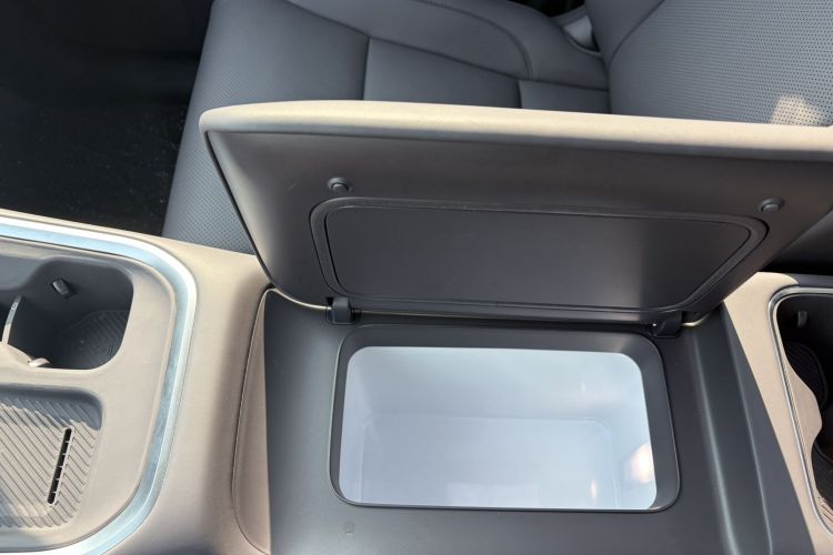 零跑汽车 零跑C16 2026款 增程 280激光雷达智尊版 6座局部细节9001