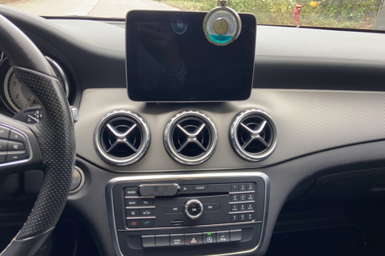 奔驰GLA 2016款 GLA 200 时尚型局部细节16