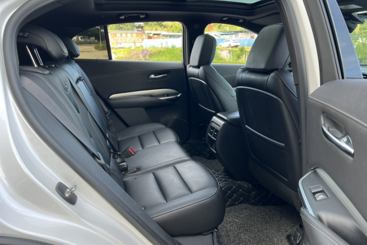 凯迪拉克XT4 2018款 28T 两驱豪华型中控内饰7005