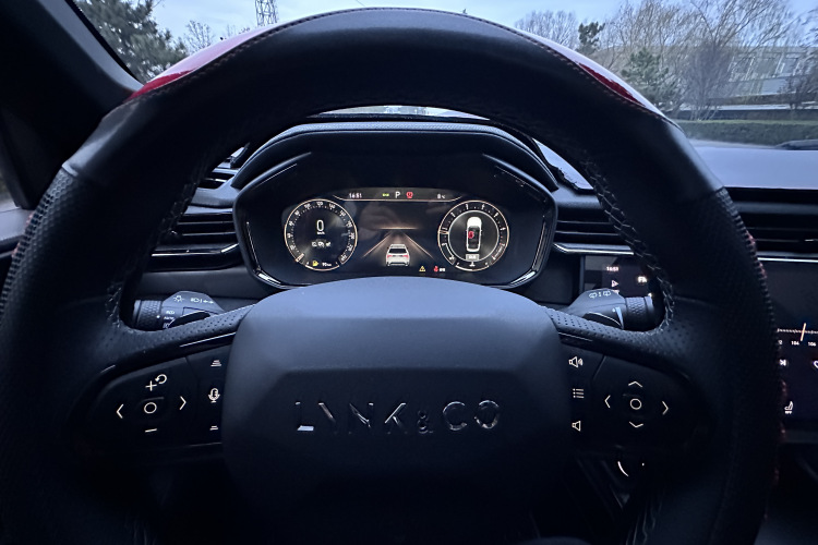 领克01 2021款 2.0TD 四驱暗夜版中控内饰7007