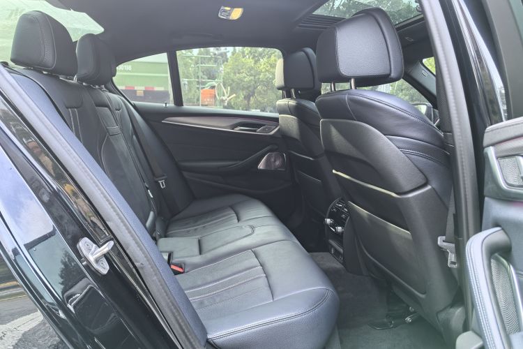 宝马5系(进口) 2020款 540i 风尚版 M运动套装中控内饰7007