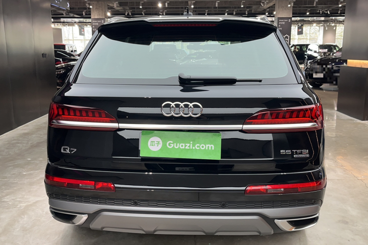 奥迪Q7 2023款 55 TFSI quattro S line运动型车身外观6004