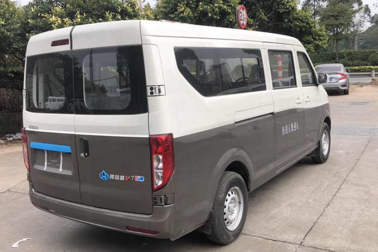 长安跨越 跨越星V7 EV 2024款 316km 对开门豪华型 9座车身外观6005