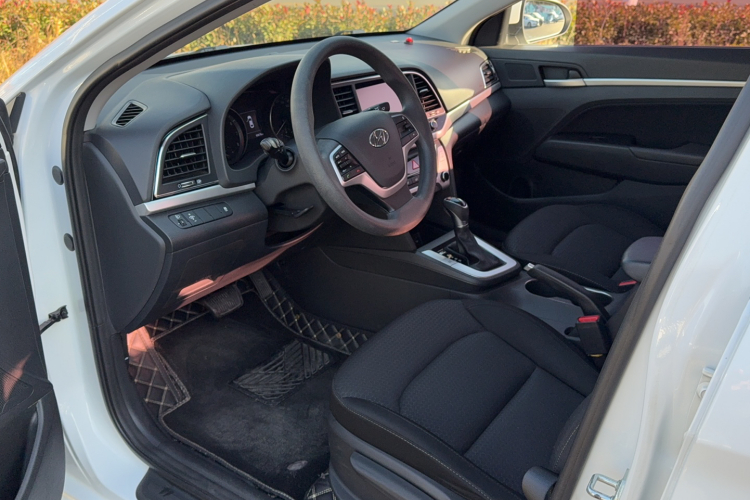 现代 领动 2016款 1.6L 自动智炫·精英型中控内饰7002