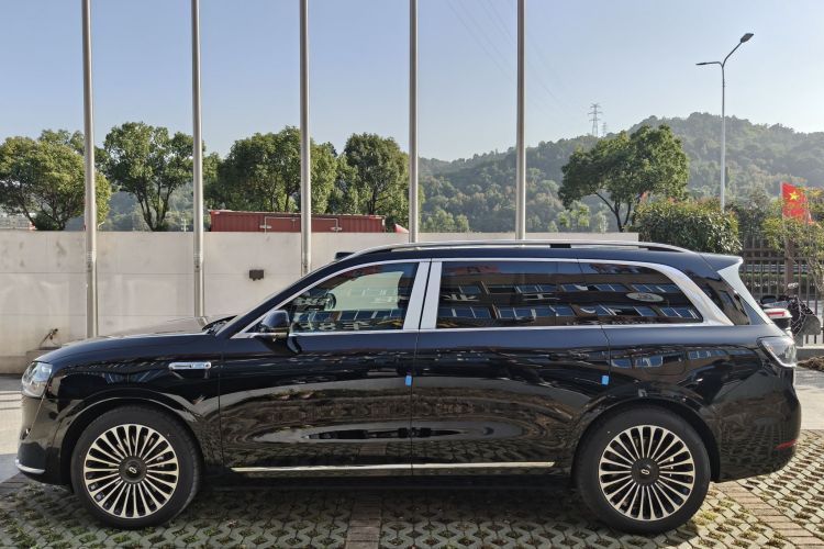 鸿蒙智行 问界M9 2025款 增程 Ultra版 52kWh 6座版车身外观6004