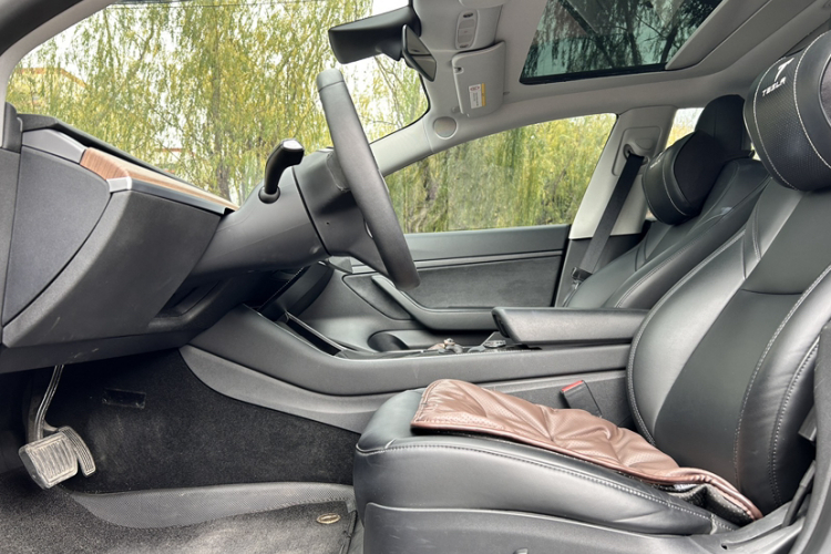 特斯拉 Model 3 2020款 标准续航后驱升级版中控内饰7010