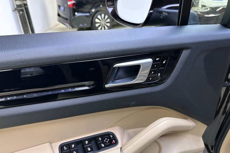 保时捷 2018款 Cayenne 3.0T中控内饰7007