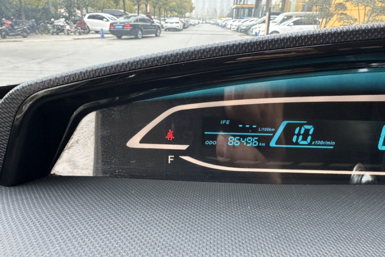 长城M2 2014款 1.5L 手动都市版中控内饰15