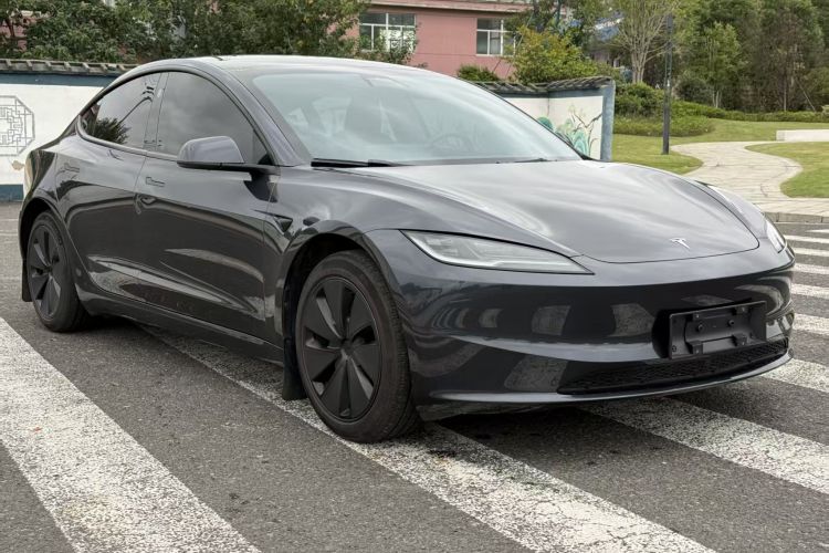 特斯拉 Model 3 2023款 后轮驱动版车身外观6011
