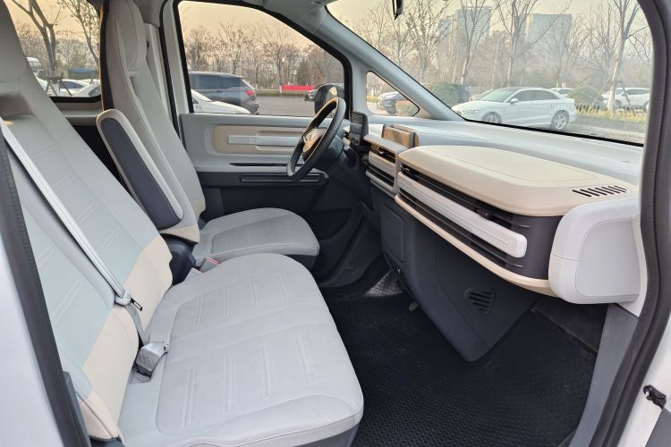 上汽大通MAXUS 大拿V1 2024款 V1 短轴低顶 多功能版（51kWh）中控内饰7003