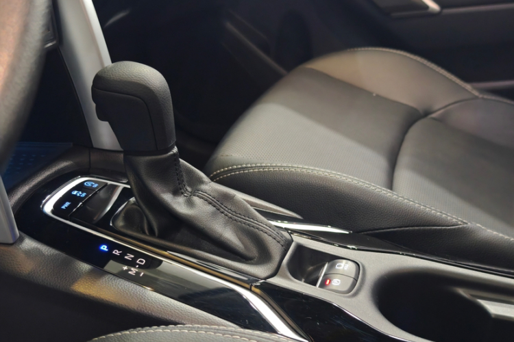 丰田 锋兰达 2022款 2.0L CVT豪华PLUS版局部细节18