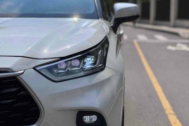 丰田 汉兰达 2022款 双擎 2.5L 四驱尊贵版 7座车身外观6010