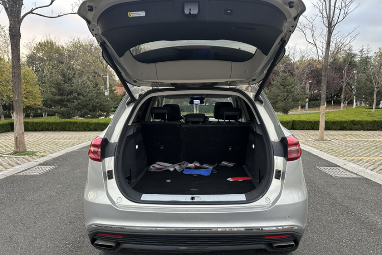 红旗HS5 2019款 2.0T 智联旗享四驱版局部细节23