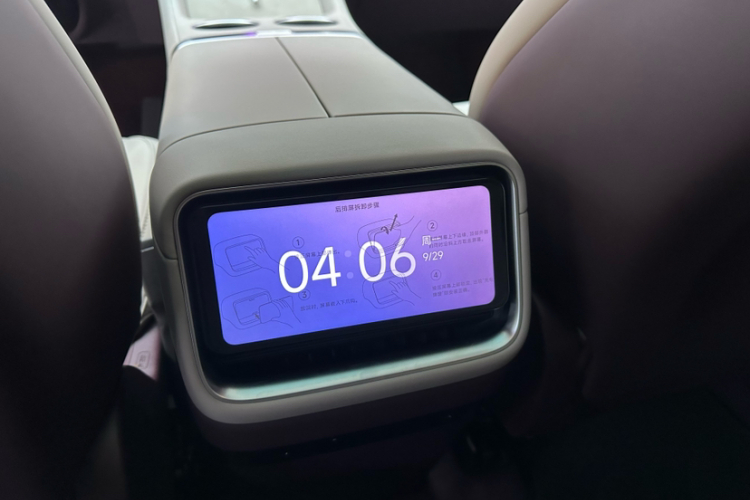 小米汽车 小米YU7 2025款 超长续航后驱版中控内饰7002