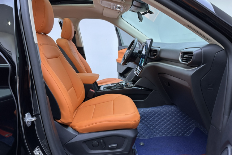 福特 探险者 2020款 EcoBoost 285 后驱风尚版 6座中控内饰7007