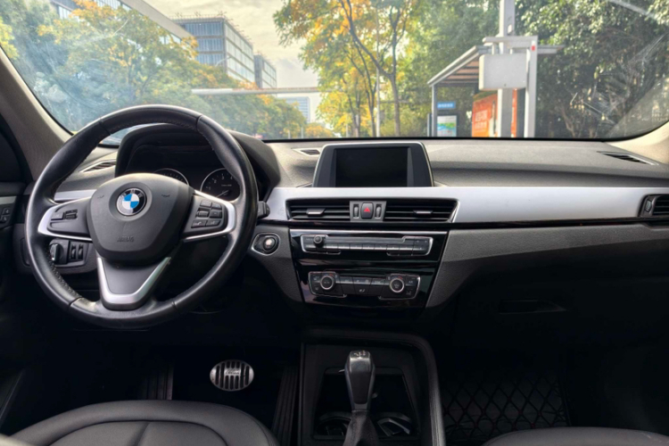 宝马X1 2016款 sDrive18Li 时尚型中控内饰7007
