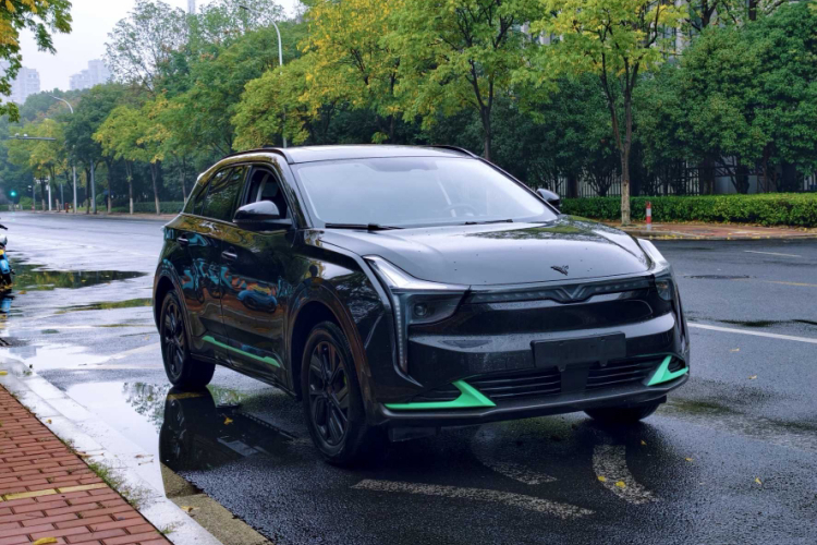 哪吒汽车 2023款 哪吒U-Ⅱ 挑战版 500 磷酸铁锂车身外观6001