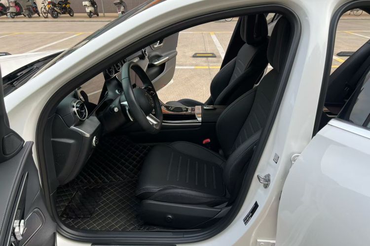 奔驰C级 2023款 C 200 L 运动版中控内饰7002