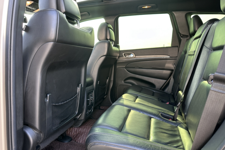 Jeep 大切诺基(进口) 2014款 3.6L 精英导航版中控内饰7002