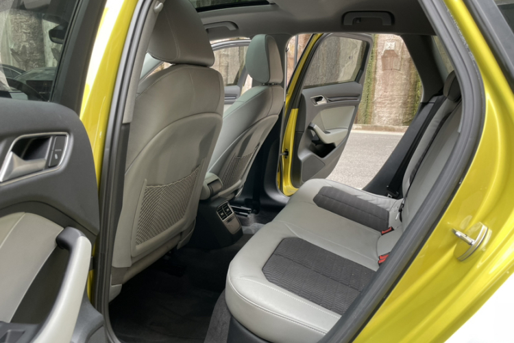 奥迪A3 2017款 Sportback 35 TFSI 时尚型中控内饰7003