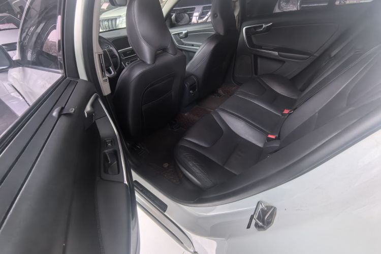 沃尔沃S60 2015款 S60L T5 智驭版中控内饰7005