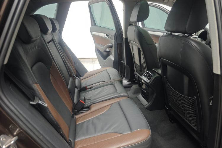 奥迪Q5 2017款 Plus 40 TFSI 技术型中控内饰7005