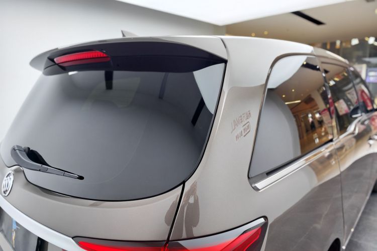 别克GL8 2022款 陆上公务舱 652T 豪华型车身外观6006