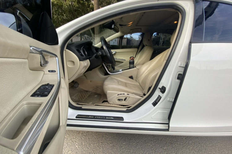 沃尔沃S60(进口) 2012款 1.6T DRIVe 舒适版中控内饰7008