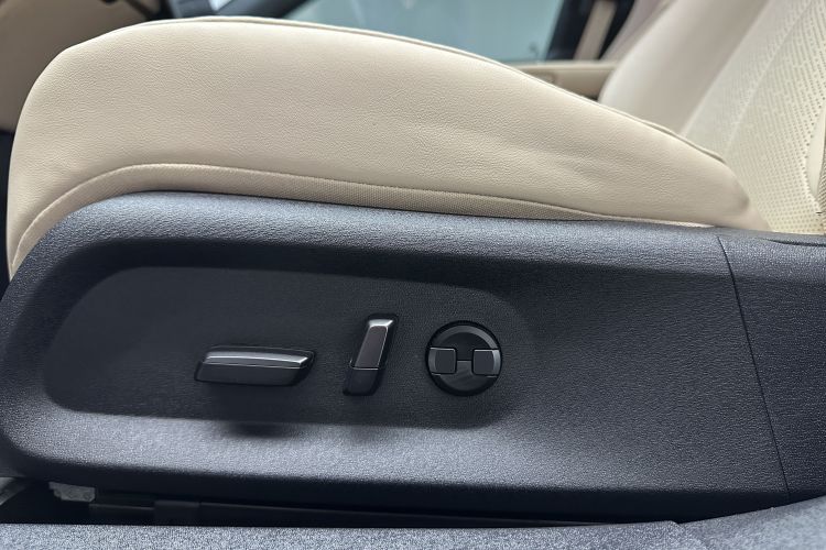 蔚来ET5 2022款 75kWh局部细节9010