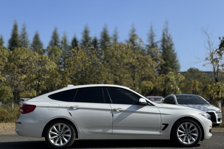 宝马3系GT 2018款 320i 时尚型车身外观6012