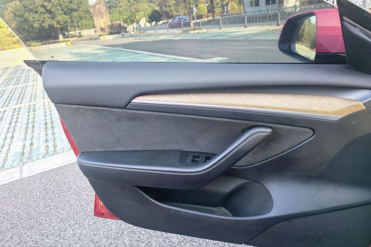 特斯拉 Model 3 2021款 Performance高性能全轮驱动版中控内饰7009